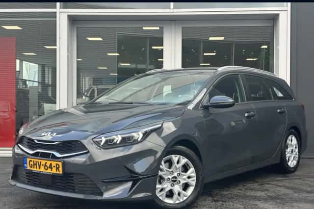 Kia Ceed Sportswagon (2024) thumbnail 1