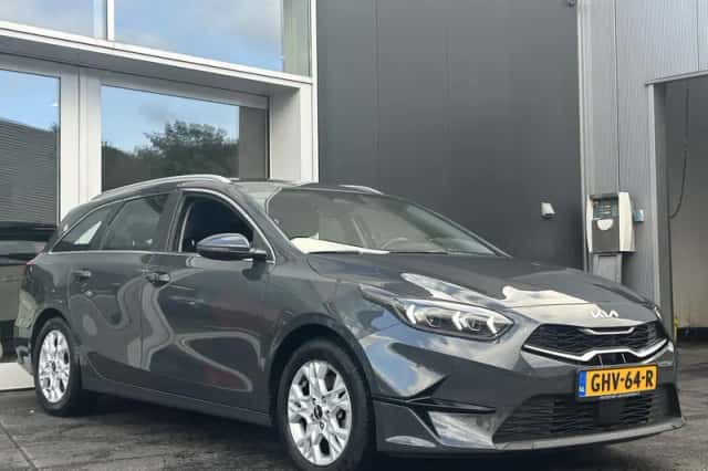 Kia Ceed Sportswagon (2024) thumbnail 4