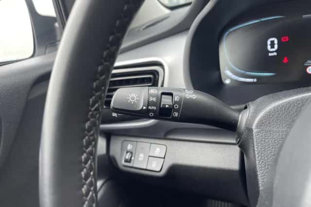 Kia Stonic (2024) thumbnail 16