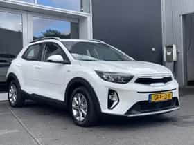 Kia Stonic (2024) thumbnail 4
