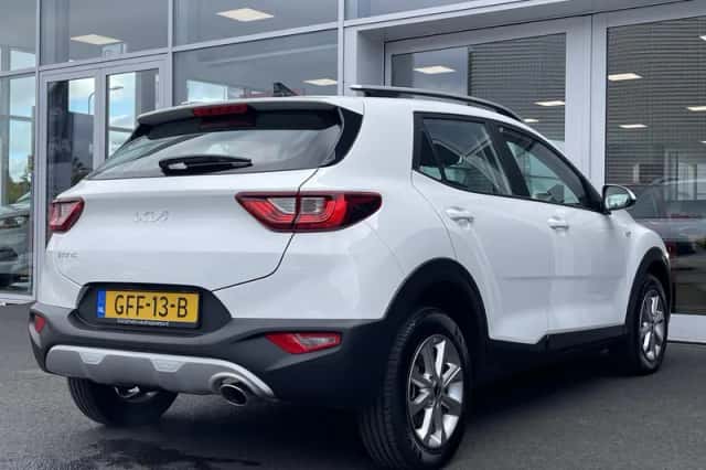 Kia Stonic (2024) thumbnail 7