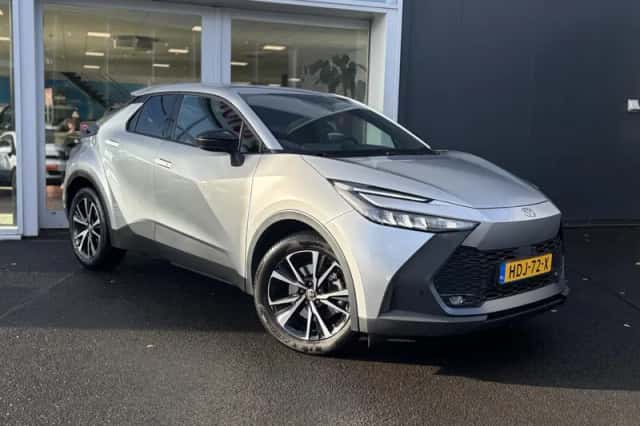 Toyota C-HR (2025) thumbnail 5