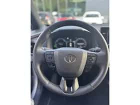 Toyota C-HR (2025) thumbnail 8
