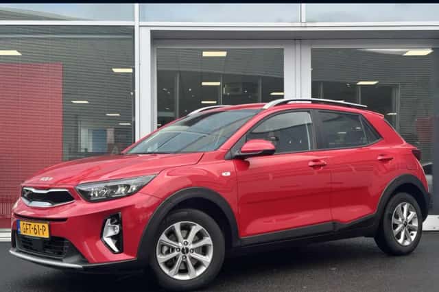 Kia Stonic (2024) thumbnail 1