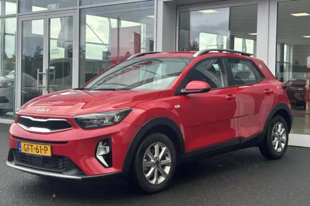 Kia Stonic (2024) thumbnail 2