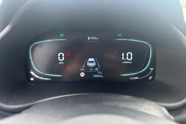 Kia Stonic (2024) thumbnail 11