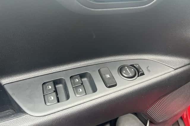 Kia Stonic (2024) thumbnail 21