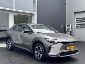Toyota bZ4X (2024) thumbnail 4
