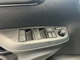 Toyota Yaris Cross (2025) thumbnail 11