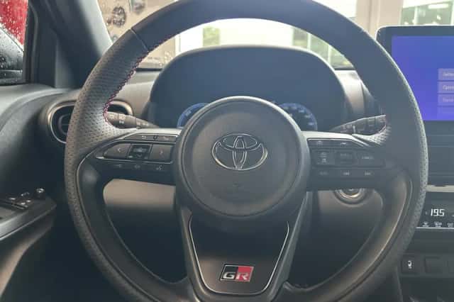 Toyota Yaris Cross (2025) thumbnail 13