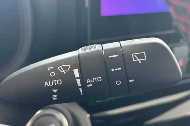 Toyota Yaris Cross (2025) thumbnail 18