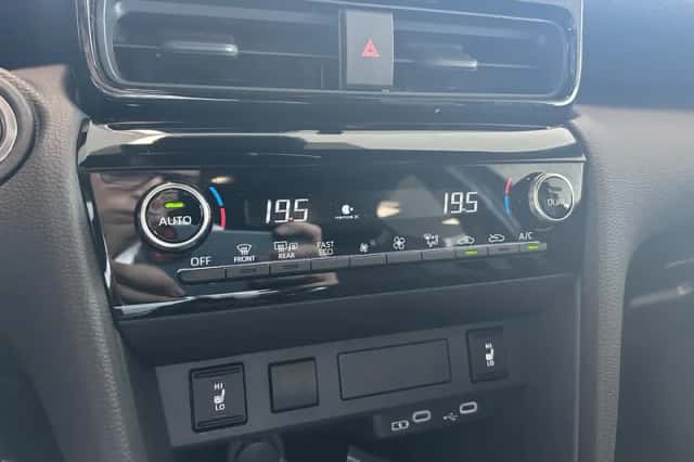 Toyota Yaris Cross (2025) thumbnail 24