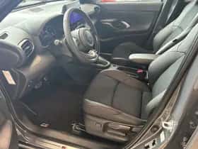 Toyota Yaris Cross (2025) thumbnail 9