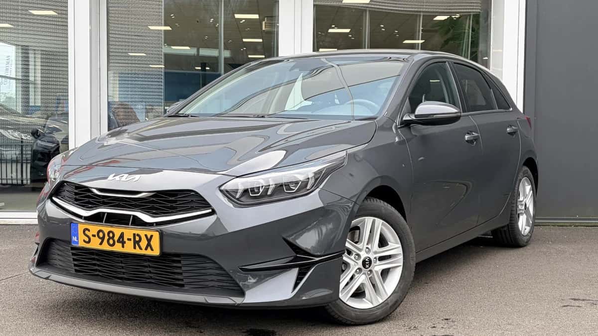 Kia Ceed (2023) — foto 1