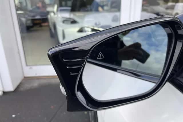 Kia EV6 (2024) thumbnail 10