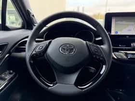 Toyota C-HR (2023) thumbnail 12