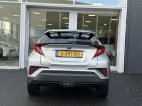 Toyota C-HR (2023) thumbnail 3