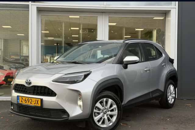 Toyota Yaris Cross (2024) thumbnail 1