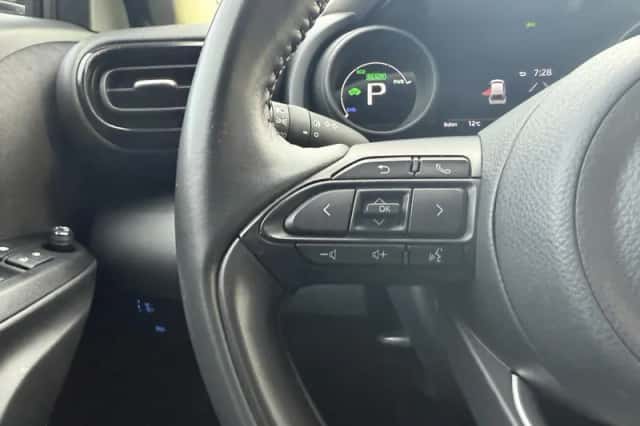 Toyota Yaris Cross (2024) thumbnail 12