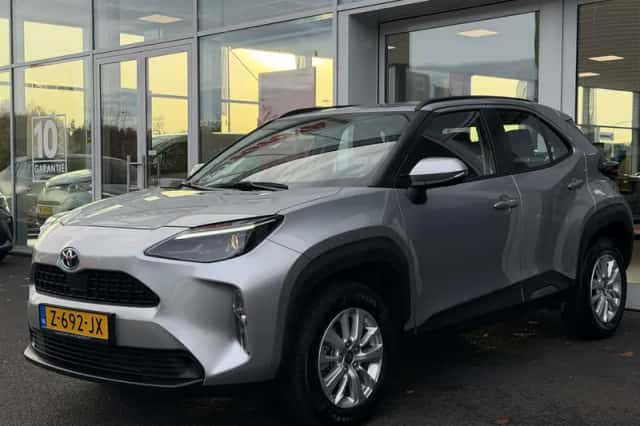 Toyota Yaris Cross (2024) thumbnail 3