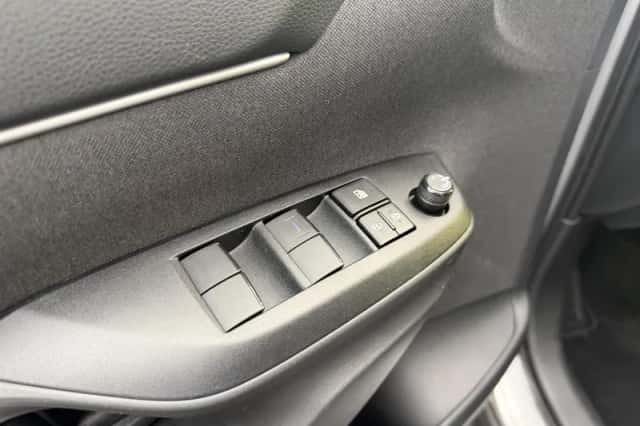 Toyota Yaris Cross (2024) thumbnail 23