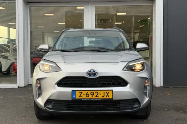 Toyota Yaris Cross (2024) thumbnail 4