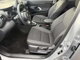 Toyota Yaris Cross (2024) thumbnail 9
