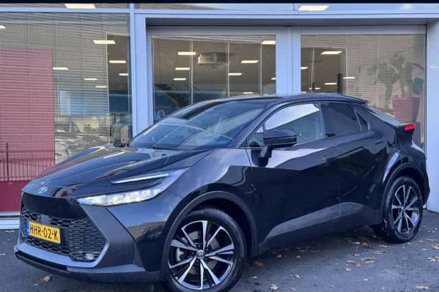 Toyota C-HR (2025) thumbnail 1