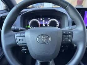 Toyota C-HR (2025) thumbnail 11