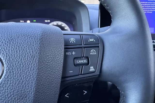 Toyota C-HR (2025) thumbnail 14