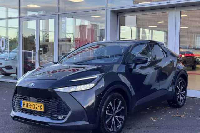 Toyota C-HR (2025) thumbnail 3