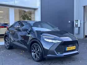 Toyota C-HR (2025) thumbnail 4