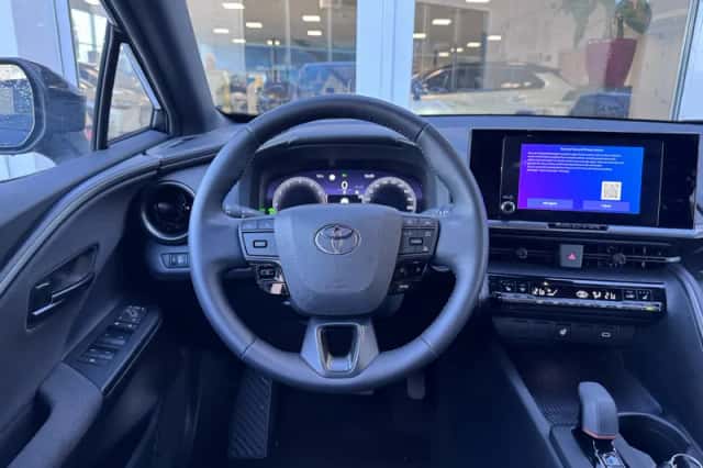Toyota C-HR (2025) thumbnail 10