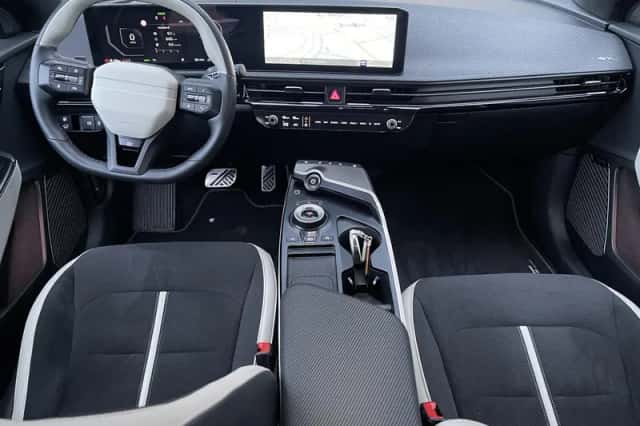 Kia EV6 (2024) thumbnail 13