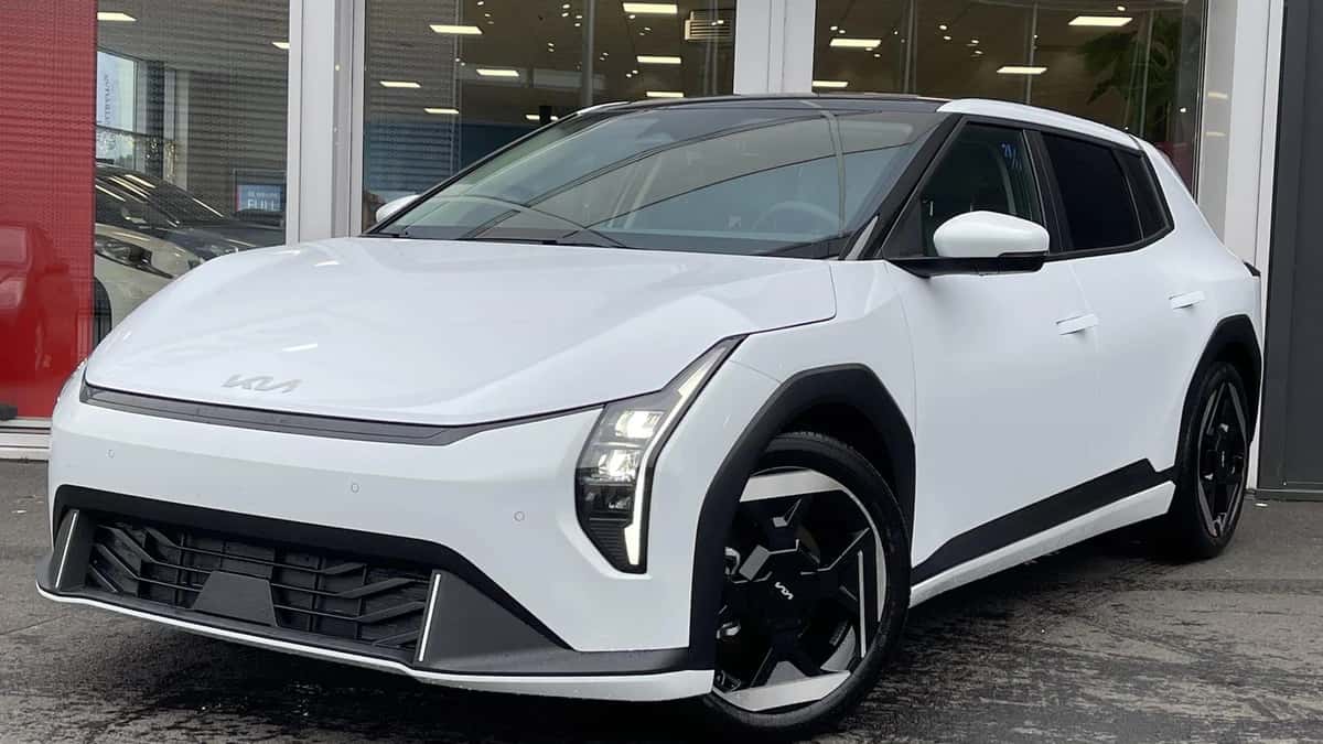 Kia EV4 (2026) — foto 1