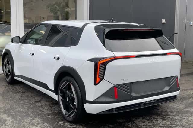 Kia EV4 (2026) thumbnail 6