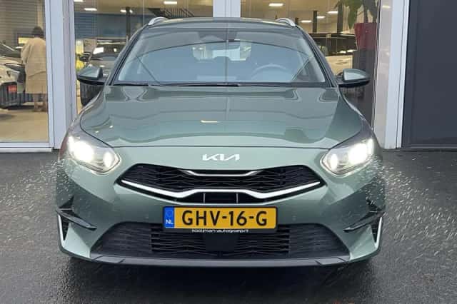 Kia Ceed Sportswagon (2024) thumbnail 4