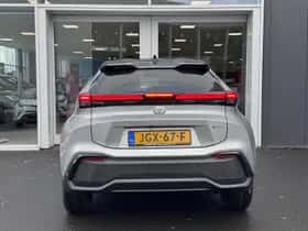 Toyota C-HR (2025) thumbnail 5