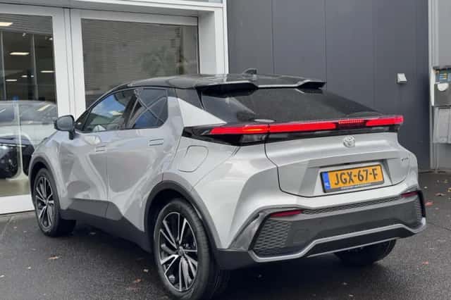 Toyota C-HR (2025) thumbnail 7