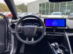 Toyota C-HR (2025) thumbnail 8