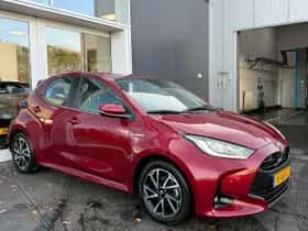Toyota Yaris (2021) thumbnail 2