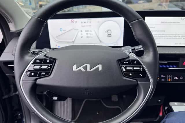 Kia EV6 (2024) thumbnail 11