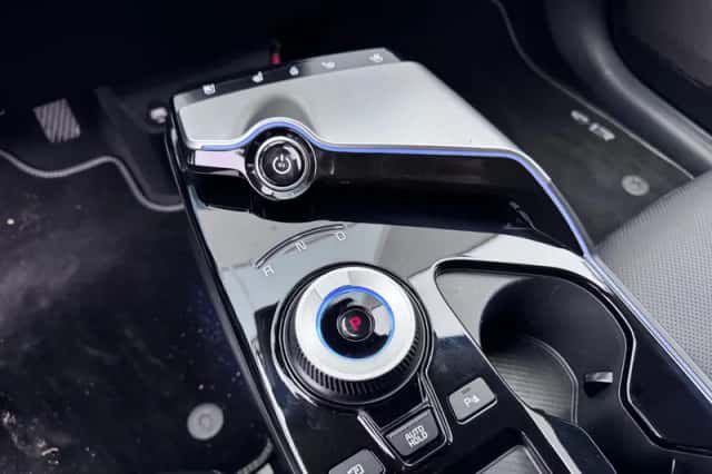 Kia EV6 (2024) thumbnail 15