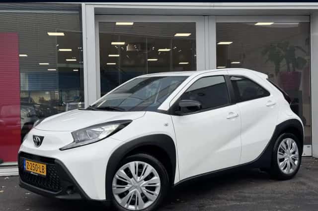 Toyota Aygo (2024) thumbnail 1