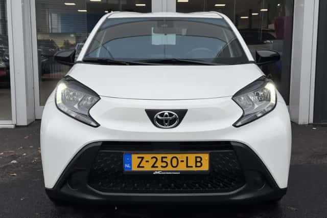 Toyota Aygo (2024) thumbnail 2