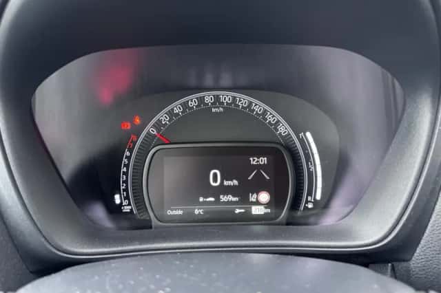 Toyota Aygo (2024) thumbnail 12