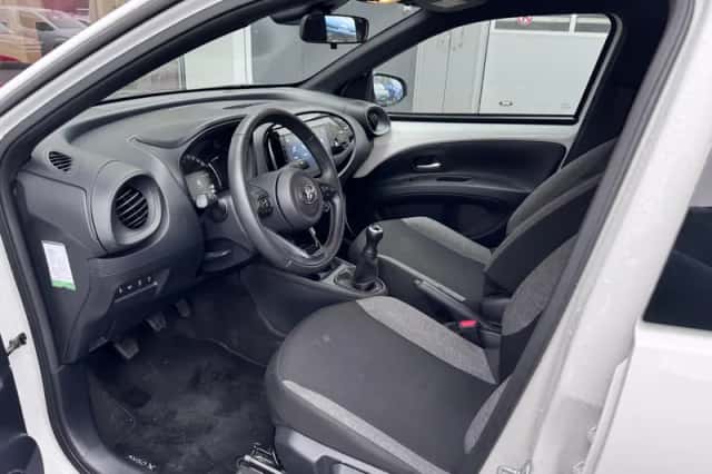 Toyota Aygo (2024) thumbnail 8