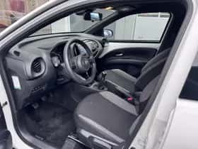 Toyota Aygo (2024) thumbnail 8