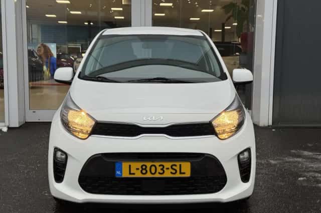 Kia Picanto (2021) thumbnail 2