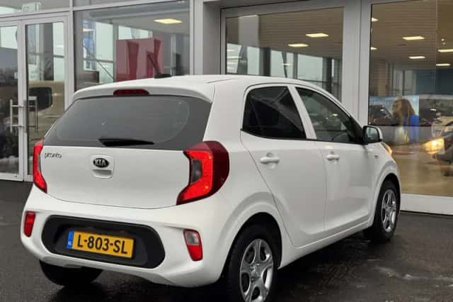 Kia Picanto (2021) thumbnail 5